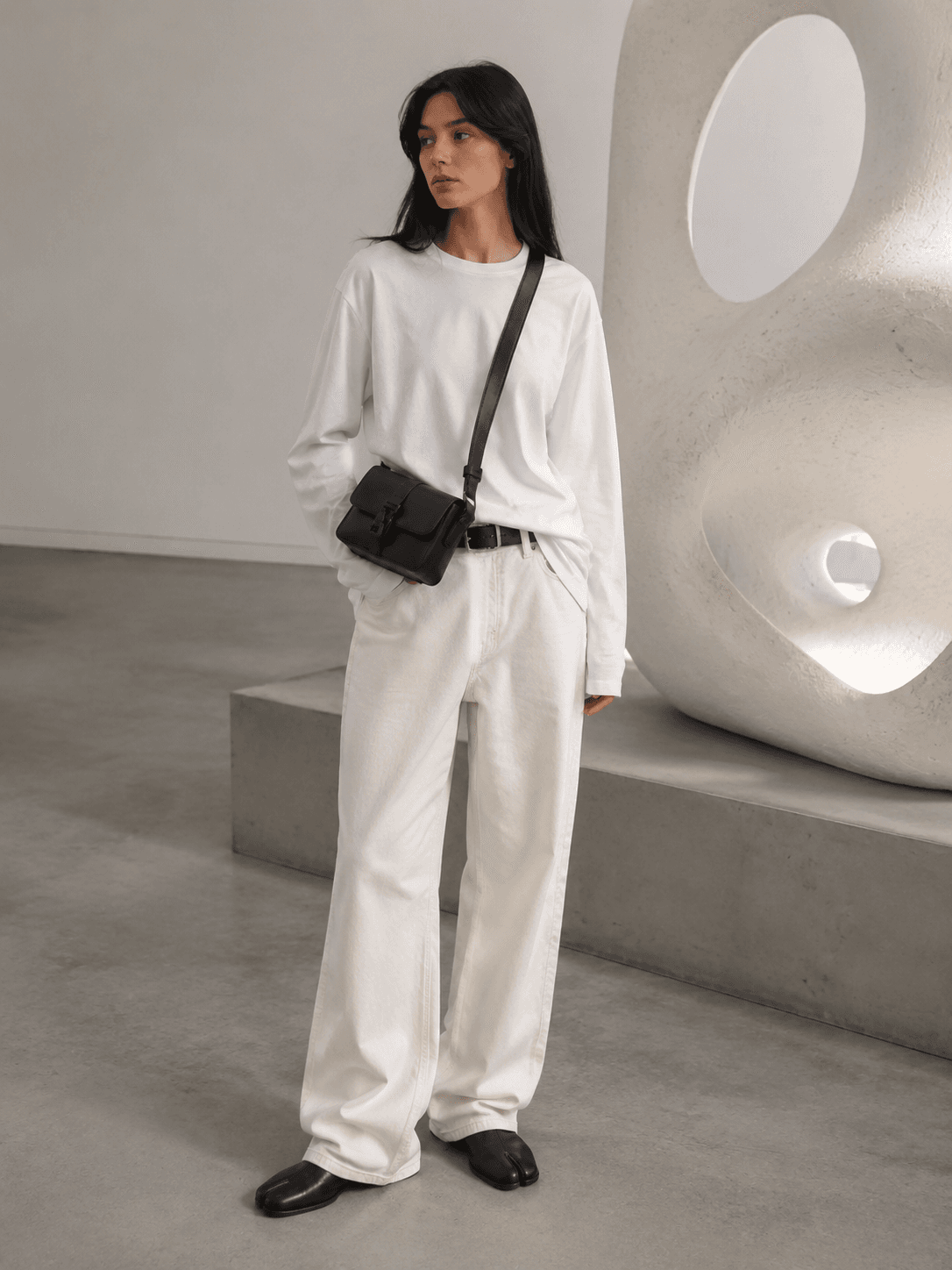 Оверсайз-лонгслив с широкими джинсами и туфлями таби — Streetwear | Во! стиле